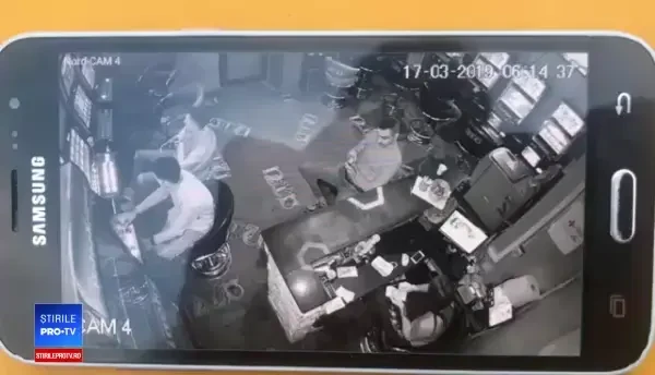 Jaful armat de la cazinou, filmat. Momentul în care mascații lovesc angajații
