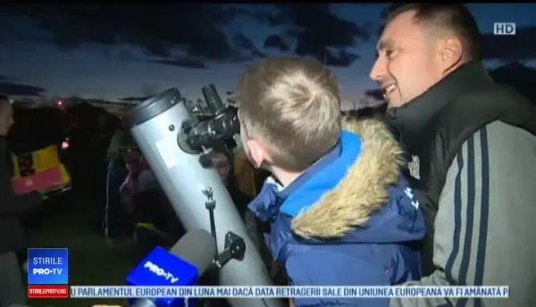 Lampioane lansate lângă Coloana Infinitului la 62 de ani de la moartea lui Brâncuși