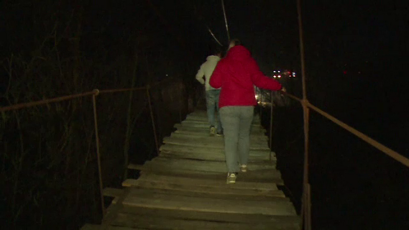 Un bicliclist și-a găsit sfârșitul, după ce a căzut de la 6 m înălțime, în Dâmbovița