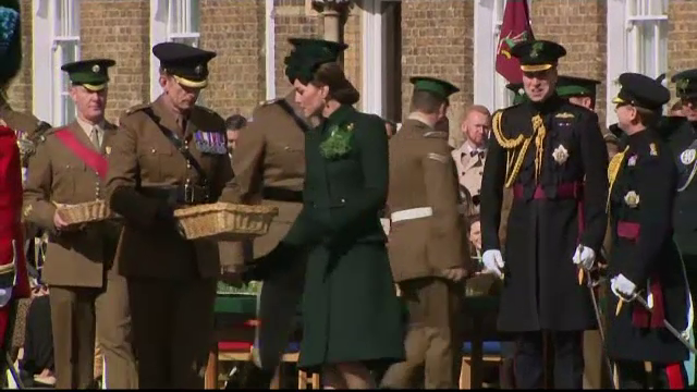 Ducii de Cambridge l-au sărbătorit pe Sfântul Patrick cu Batalionul irlandez de gardă