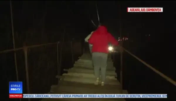 Un bicliclist și-a găsit sfârșitul, după ce a căzut de la 6 m înălțime, în Dâmbovița