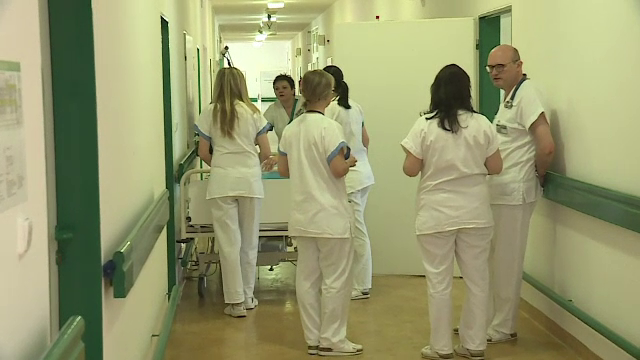 Scandal în Cehia după ce mâncarea de la cantina unui spital a îmbolnăvit 46 de oameni