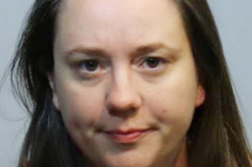 O învățătoare și-a abuzat băiețelul de doar 1 an și a filmat totul