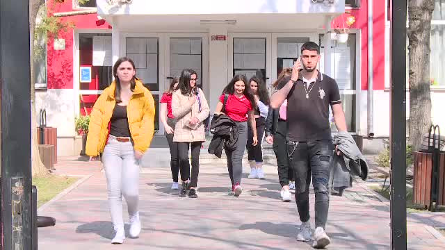 Bacalaureat 2019. Ce a scris un elev despre Viorica Dăncilă, pe foaia de examen