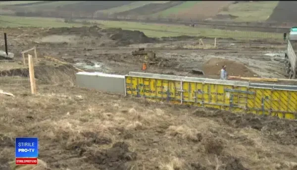 Mormintele dintr-un cimitir au luat-o la vale. Cauza fenomenului bizar