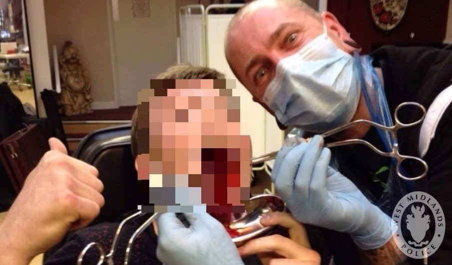 Sentința primită „Dr. Evil”, tatuatorul care își desfigura clienții. Cum arată victimele