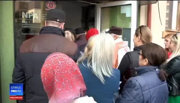 Coadă cu scandal ca la tigăi, dar la analize gratuite. "Tot acolo ajungem"