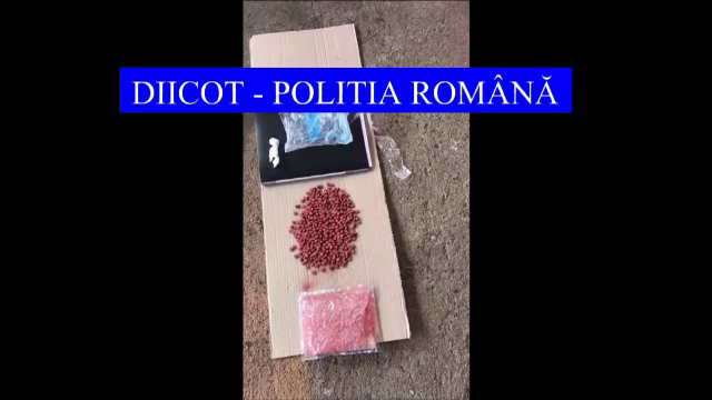 Ce s-a descoperit după perchezițiile făcute la membrii unei rețele de trafic de droguri