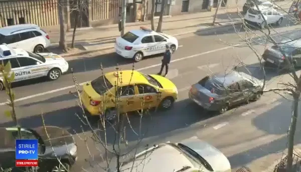 Accident în centrul Capitalei. 3 răniți după ce un șofer nu a acordat prioritate unui autobuz