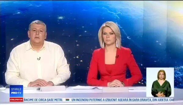 Mașină cuprinsă de flăcări în Focșani. Incendiul s-a extins la vegetația din zonă