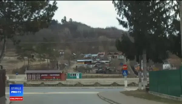 Turiști coborâți în Salina Prahova cu microbuze fără ITP. „Maşina e putredă. Putredă toată”