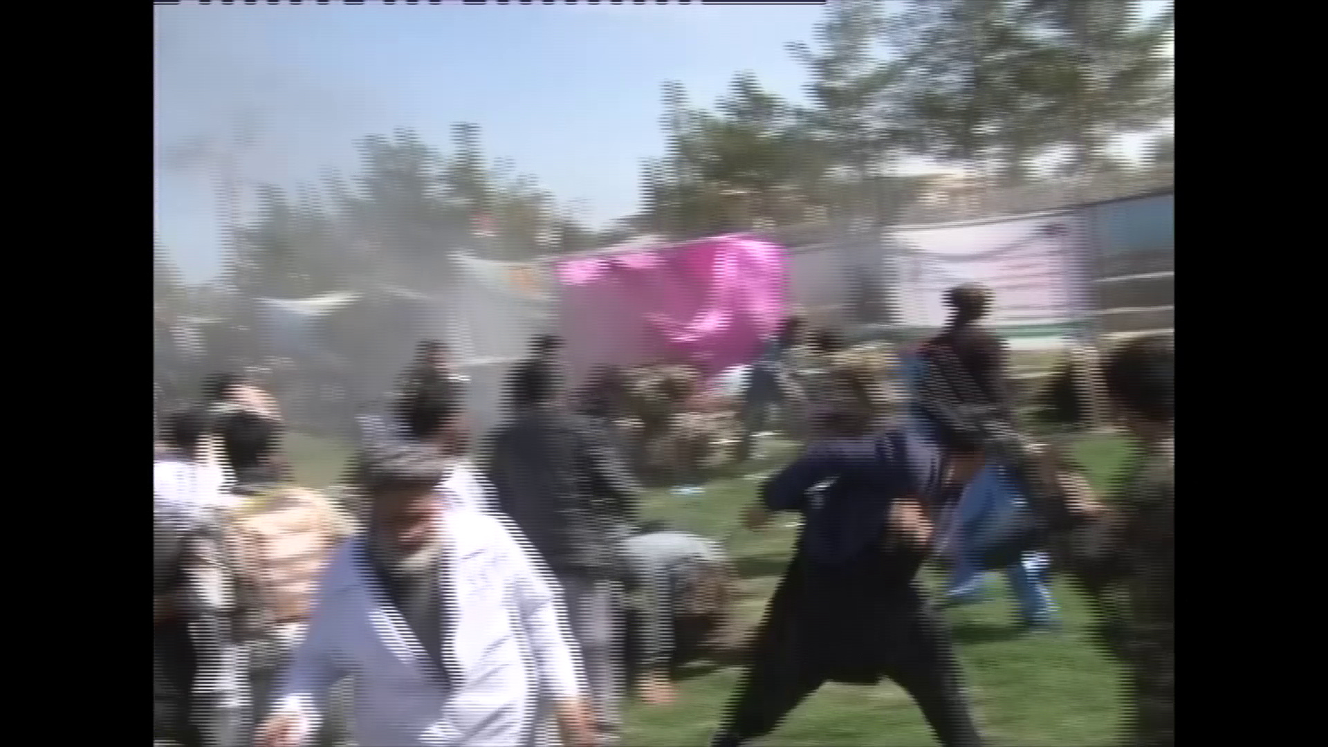 Atentat la o ceremonie publică din Afganistan. Un înalt oficial ar fi printre victime