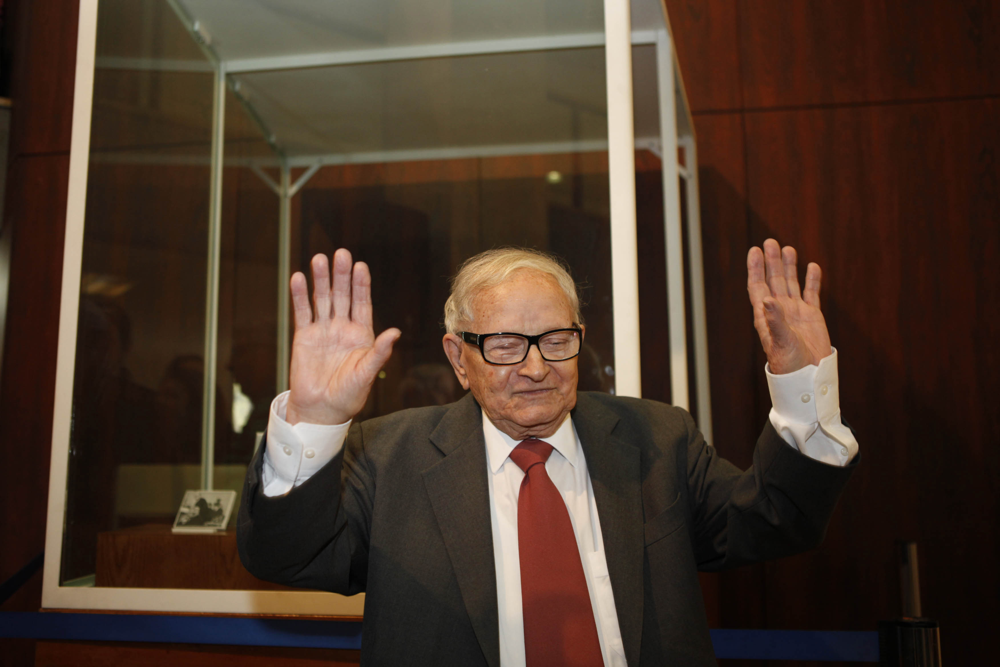 Vânătorul de naziști care l-a capturat pe “arhitectul” Soluției finale a murit la 92 de ani