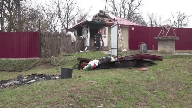 Și-a bătut partenera, apoi a dat foc la casă. Explicația unui botoșănean pentru incident