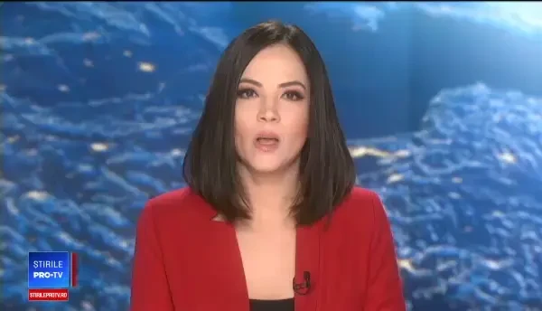 O familie de urşi a făcut picnic printre blocuri, în Buşteni. Reacţia localnicilor