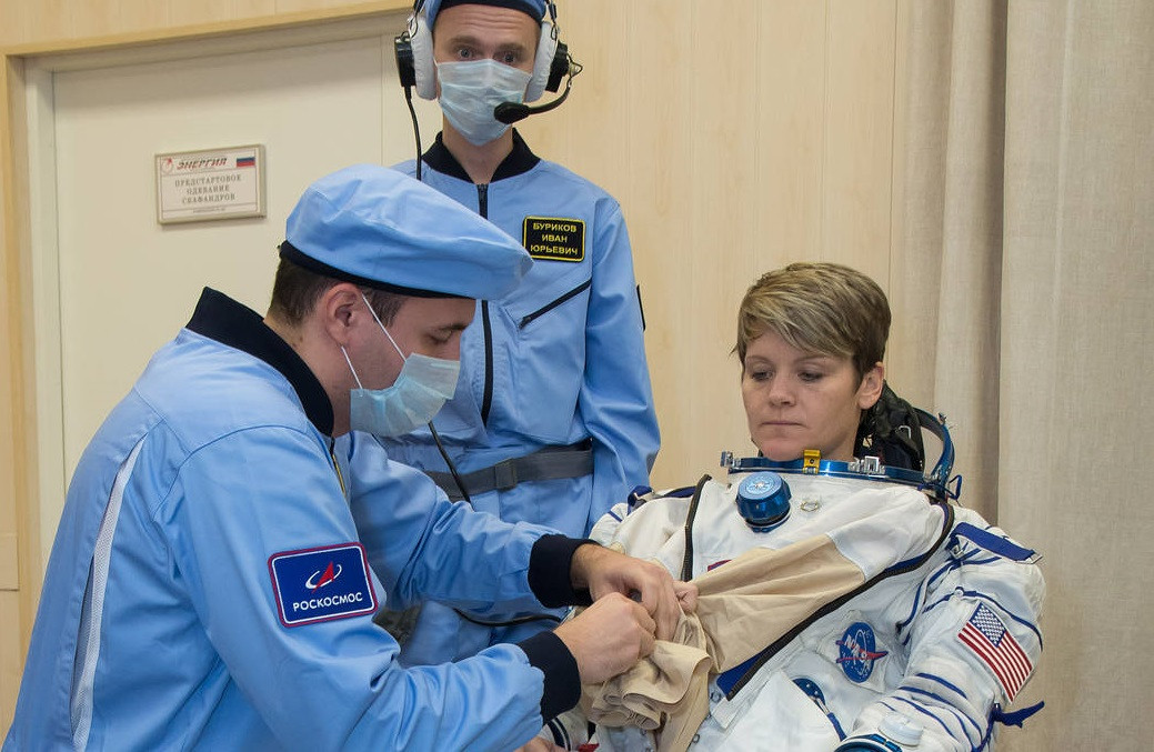 NASA a anulat misiunea unei femei astronaut din cauza bustului acesteia