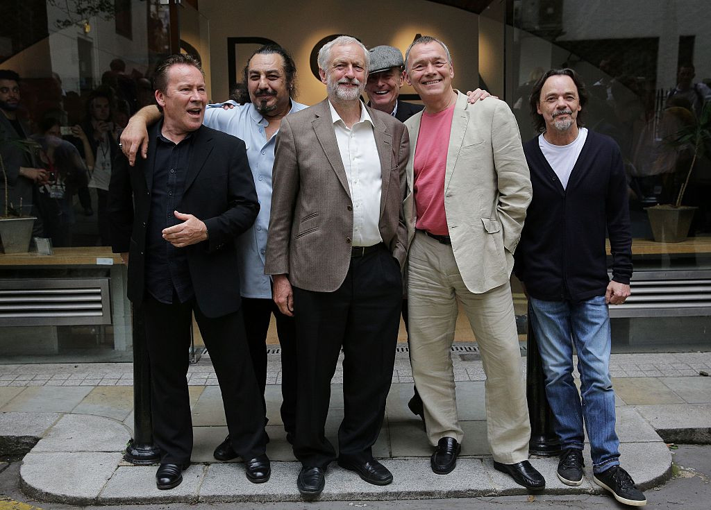 Membrul unei celebre formații, diagnosticat cu tumoare cerebrală: ”Am avut o viaţă minunată”