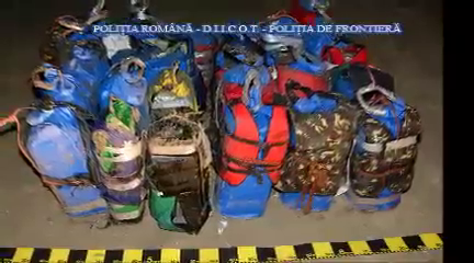 Momentul capturării tonei de droguri din barca