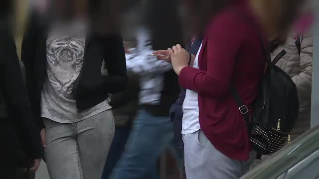 Elevii români se apucă de fumat de la 13 ani. Efectele sunt devastatoare