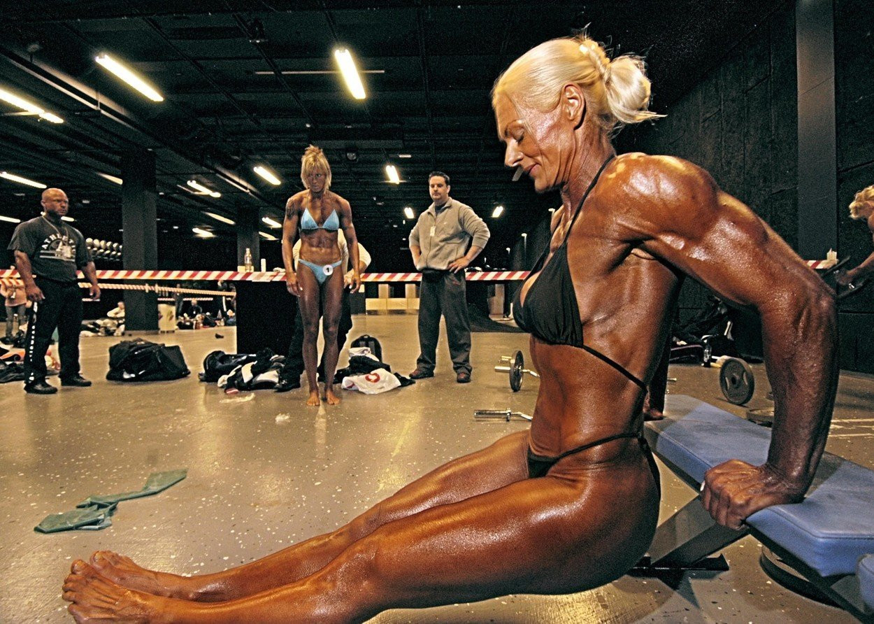 Bunica culturistă de 62 de ani. Dieta cu care spune că s-a vindecat de cancer la colon