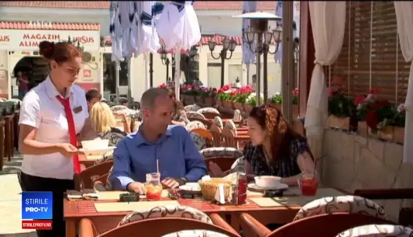 Cum vor angatorii din turism să-i convingă pe elevii români să rămână la muncă în țară