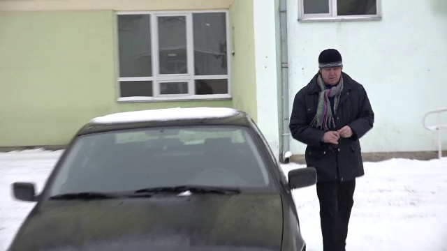 Profesor din Alba Iulia, acuzat că pipăie feţele şi le atinge în zonele intime. Ce riscă