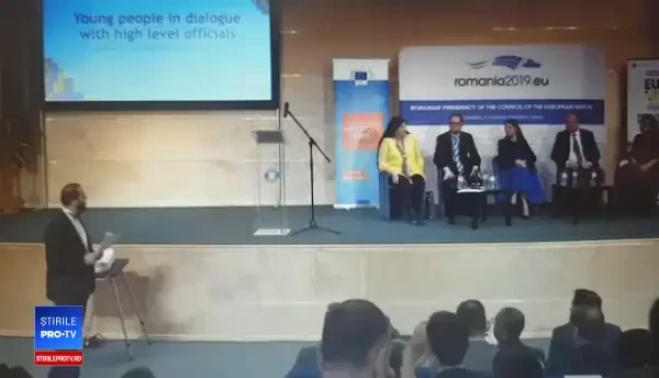 Ana Birchall, la o conferință pentru tineri: ”Good morning very much”