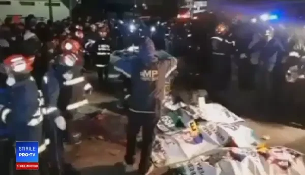 Tragedie de proporții:18 oameni, uciși de un șofer în timp ce se uitau la alt accident