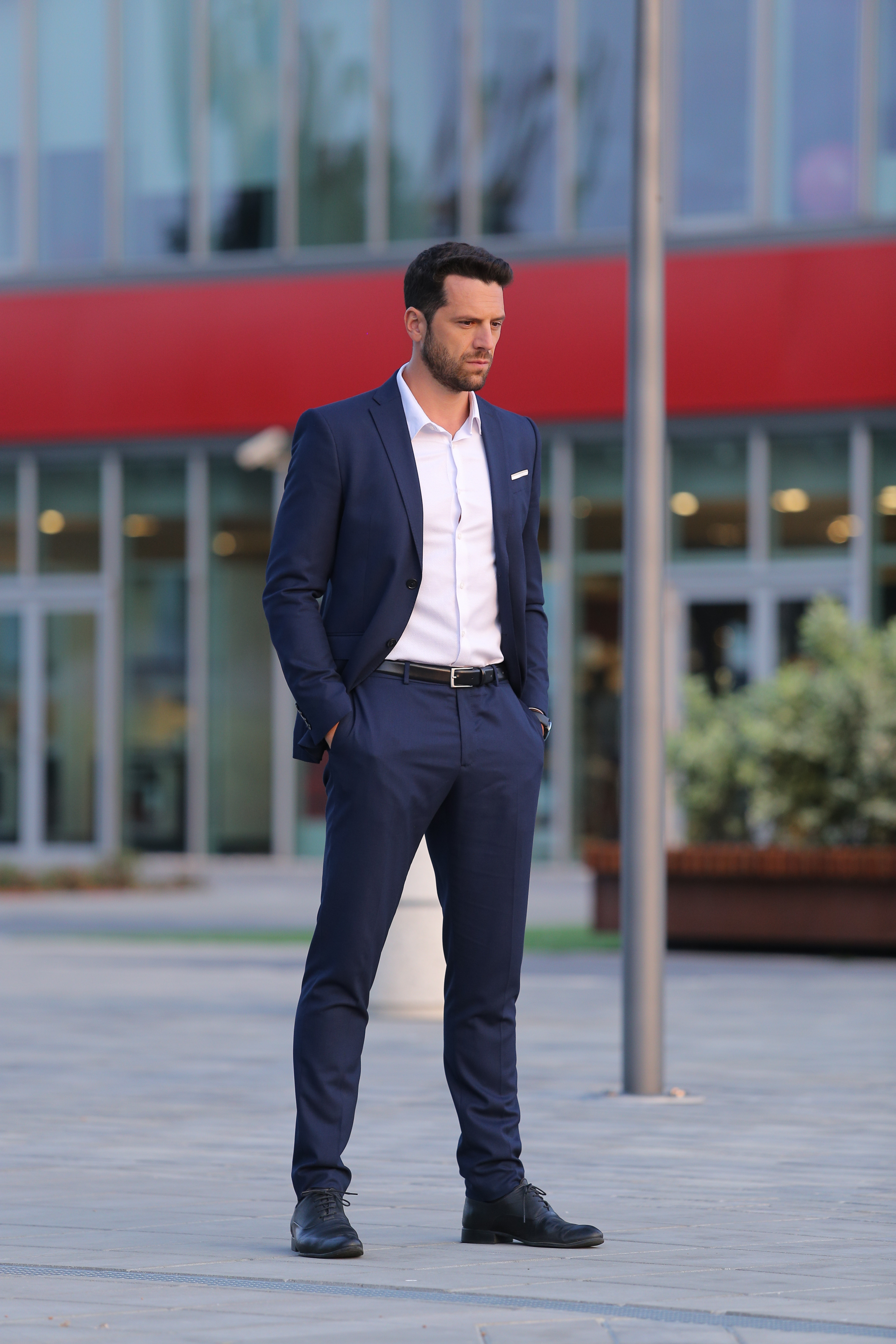 Vlad - costum bleumarin