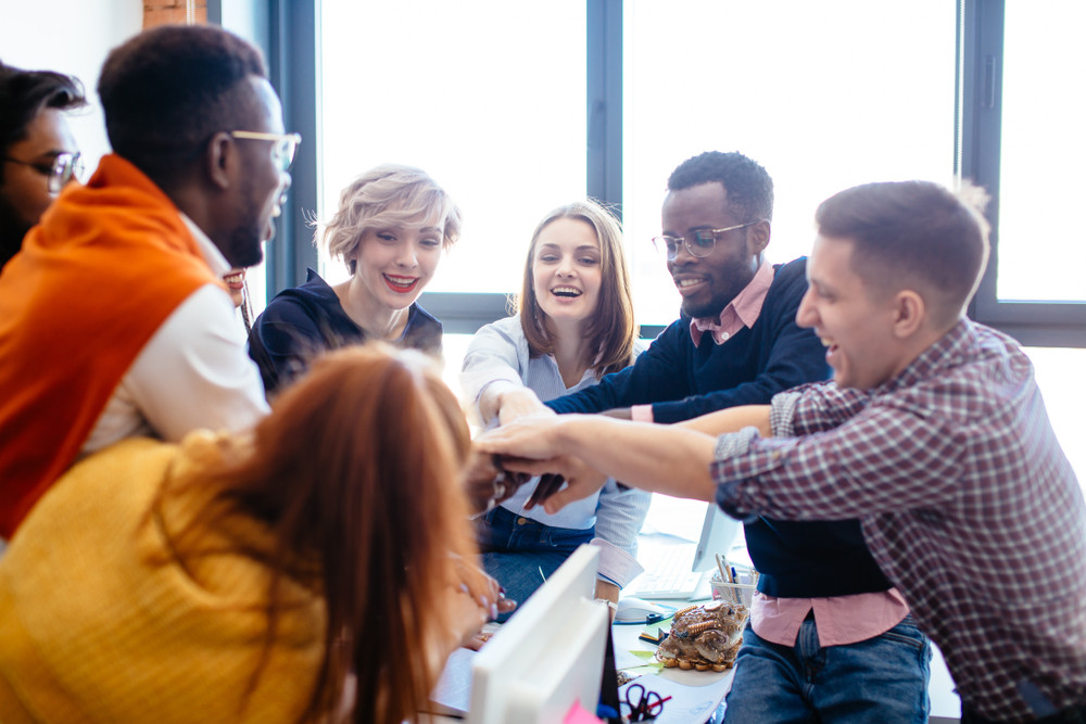 Studiu: Ce înseamnă un angajat fericit și ce beneficii aduce