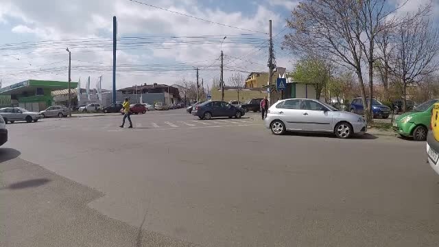 Trecerile de pietoni nemarcate provoacă sute de decese. Șoferii recunosc că nu le văd