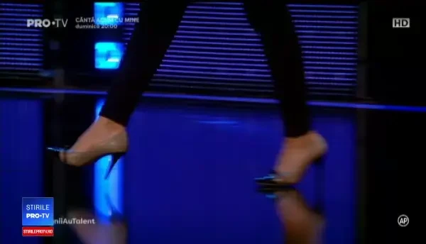 Românii au talent. O studentă la medicină a primit Golden Buzz. Călinescu: ”Îmi donez corpul”