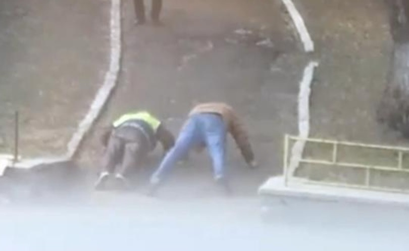 Întrecere de flotări între asistați social, în Suceava. Fuseseră trimiși la muncă