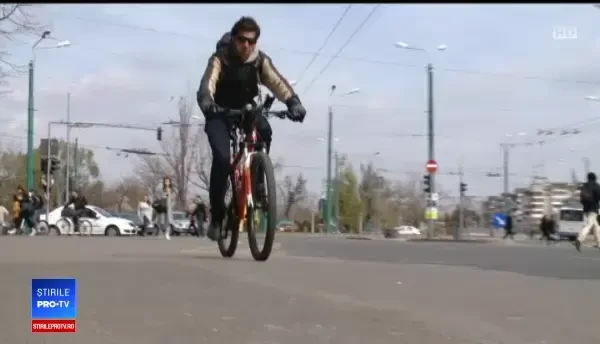 Cele două motive pentru care tot mai mulți români aleg bicicleta în favoarea mașinii
