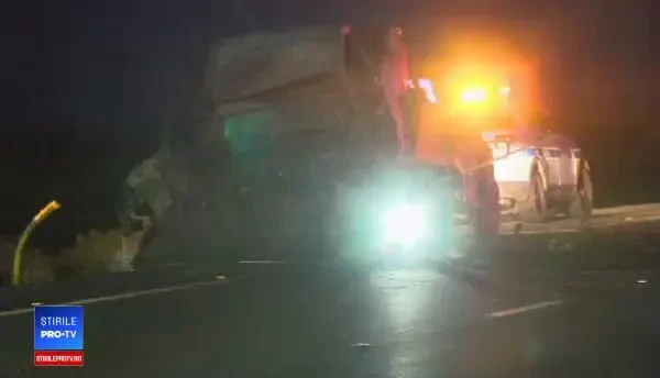 Formație ucisă într-un accident auto cumplit după ce un șofer a intrat pe contrasens