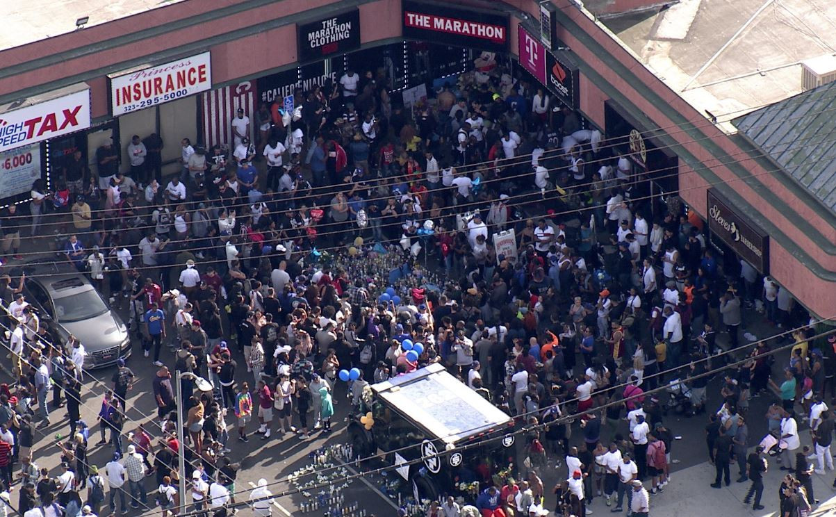 Violențe la priveghiul rapperului asasinat. Cine e principalul suspect. VIDEO