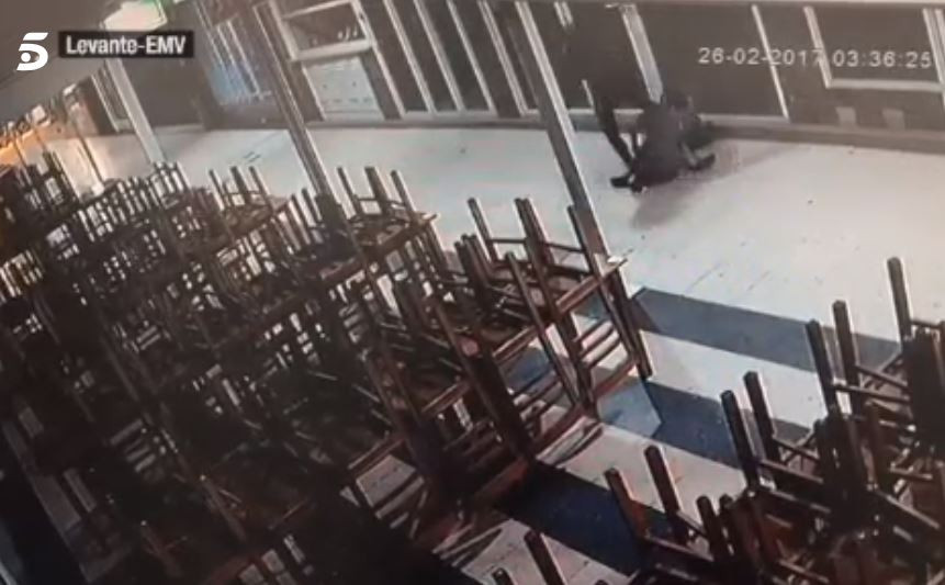 Rom&acirc;n din Spania, condamnat la &icirc;nchisoare după ce și-a lăsat nevasta fără miros