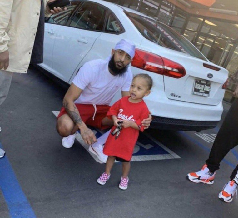 Înainte să fie ucis, rapperul Nispey Hussle se pozase cu un copil. Ultimul său mesaj FOTO