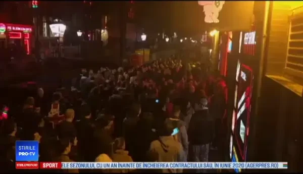 De ce vor fi interzise grupurile de turiști în Cartierul felinarelor roşii din Amsterdam