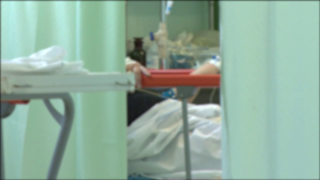 Elevă găsită înconștientă în baia unui liceu din Târgoviște. Ce au descoperit medicii