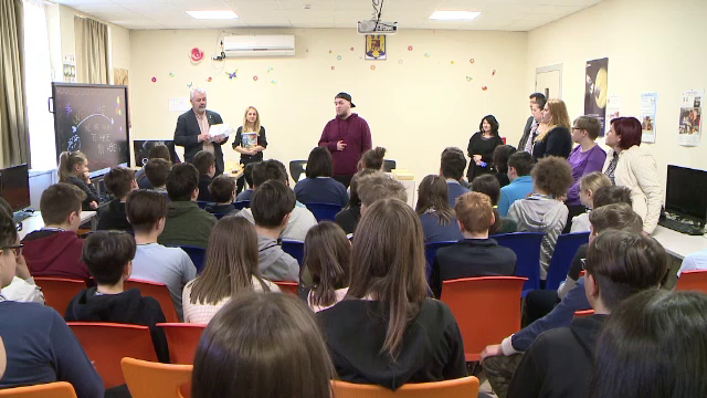 Lecție de supraviețuire pentru elevi. Asociația Colectiv, despre reacțiile în fața focului