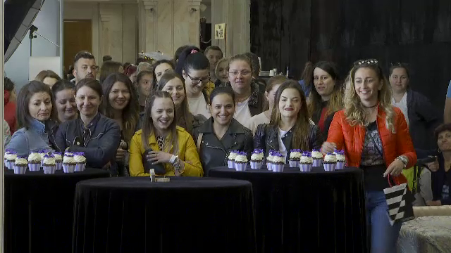 Și-au sacrificat silueta în speranța că vor găsi în brioșe un cadou mult-așteptat