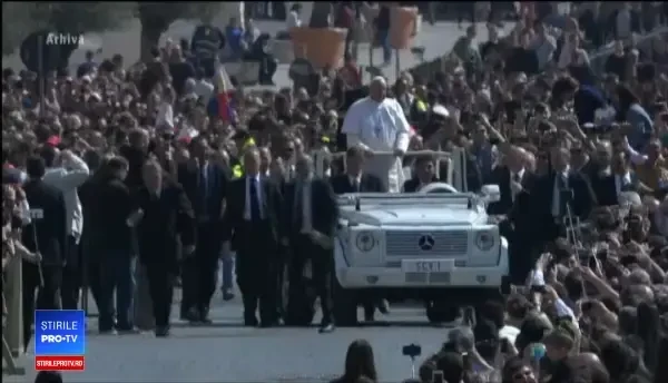 Cea mai mică armată din lume vine la București pentru a-l păzi pe Papa Francisc