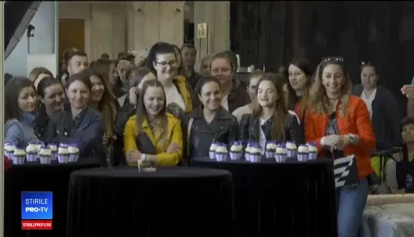 Și-au sacrificat silueta în speranța că vor găsi în brioșe un cadou mult-așteptat