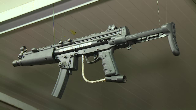 Cum se distrează tinerii care nu merg la mall sau în cluburi. "Tragi după cine vrei"