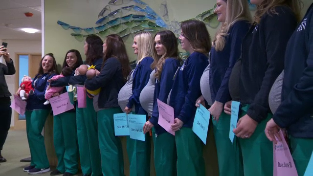 Cum au ajuns 10 angajate de la un spital să fie însărcinate în același timp: „O fi ceva în apă”