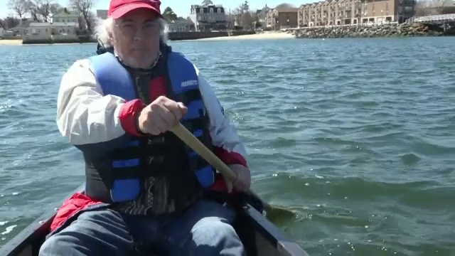 A plătit pe o insulă în New York cât pe un apartament în Bucureşti. Ce face cu ea acum