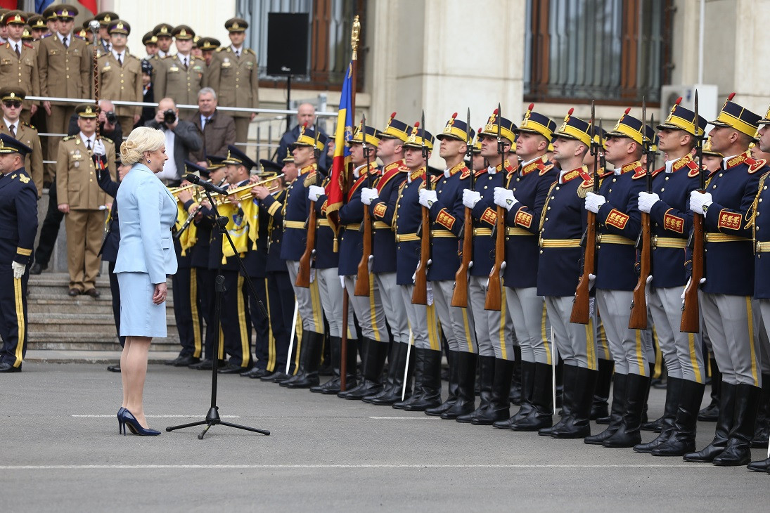 Dăncilă, discurs citit despre NATO. "Ţări vecine şi prietene: Bulgaria, Estonia, Letonia"