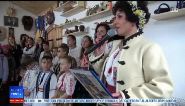 "Şezătoare tradiţională" în Bacău, datând tocmai din 2015. "E un lucru de suflet"