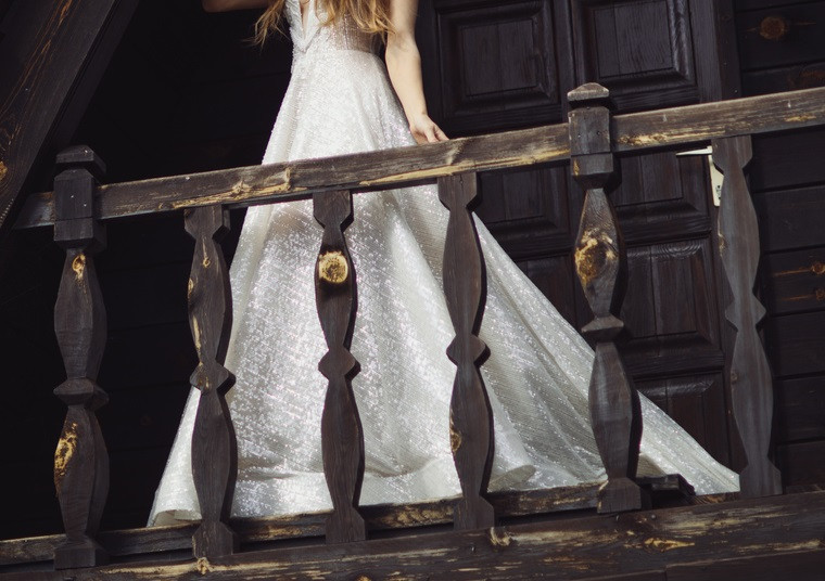 De la nuntă, la spital. Balconul pe care se aflau mirii și câțiva invitați s-a prăbușit